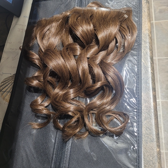 Clip in Medium Brown 18 inch Sally's extensions! - Picture 3 of 4